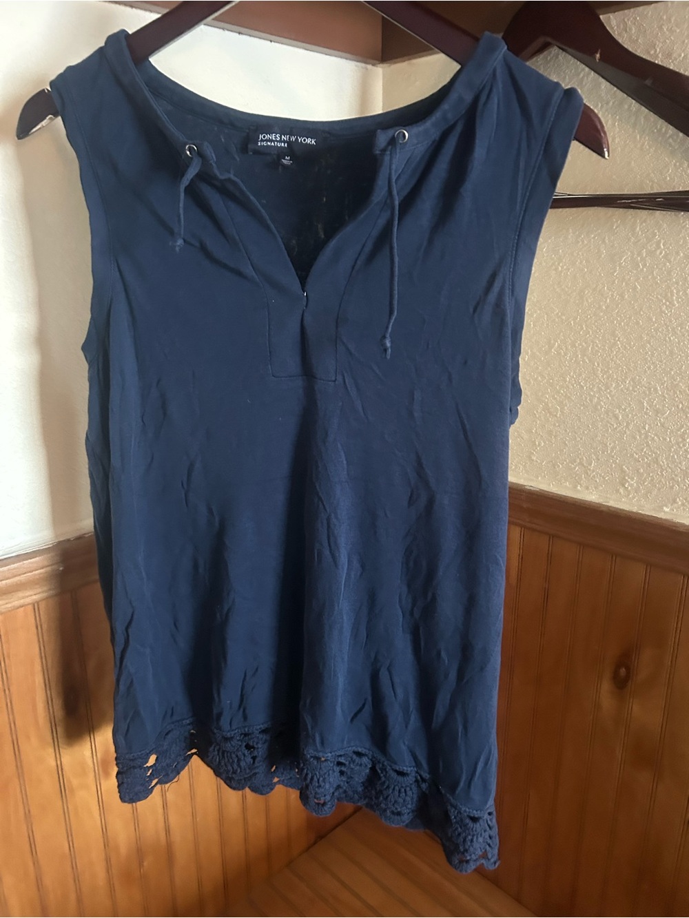 Jones New York Navy Sleeveless Hoodie Tank with Crochet Hem small